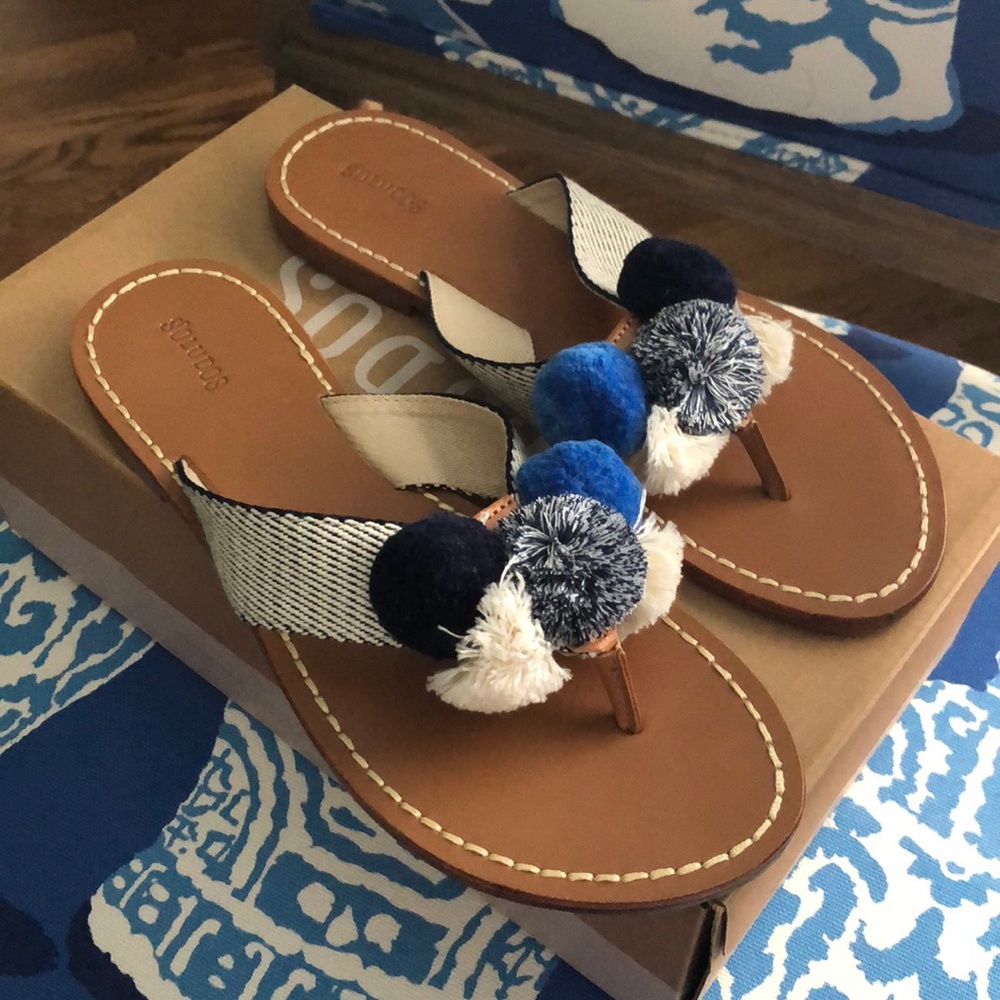 Soludos Pom Pom sandal size 8